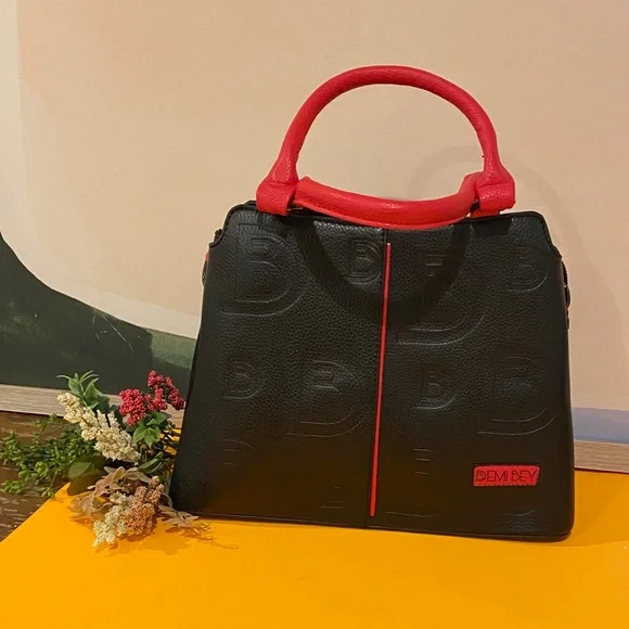 Black and Red Women's Handbag - Picture 7 of 9